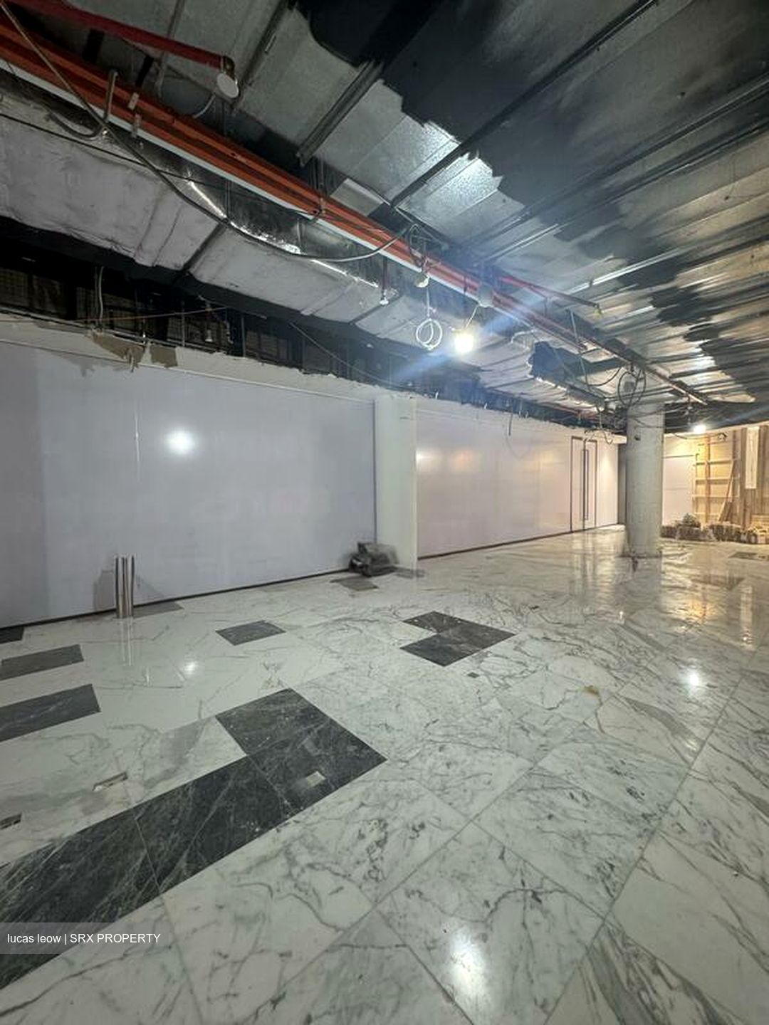 The Heeren (D9), Retail #501840051